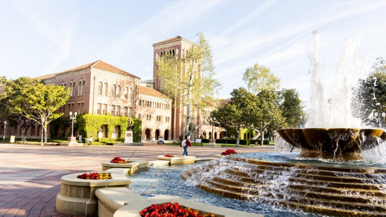 USC Campus near Tommy Trojan and fountain