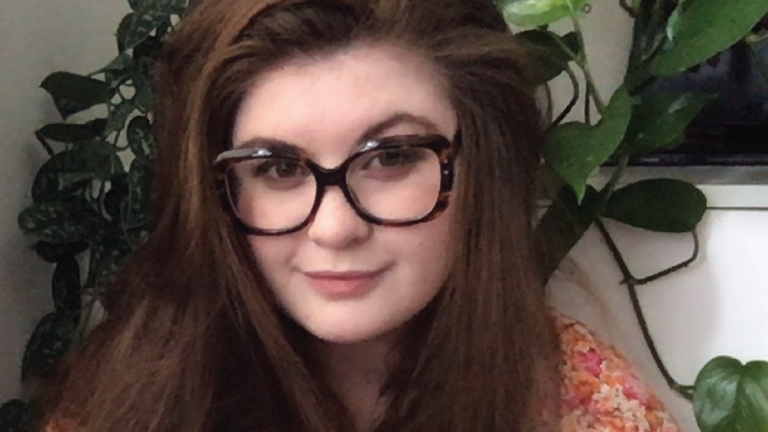 Cropped headshot of Lauren Cantillon.